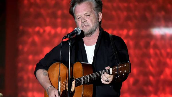 Did John Mellencamp try to upstage Bob Dylan?