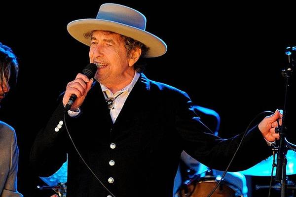 High-def audio disc featuring new version of Bob Dylan's "Blowin' in the Wind" to be auctioned in July