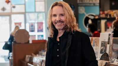 Tommy Shaw, Billy F. Gibbons & more set for AXS TV’s new series 'Vinyl Obsession'