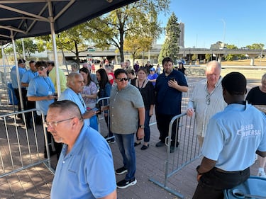 106.7 The Eagle was live at the Alamodome on October 25, 2025 for the Billy Joel and Sting concert! Lots of people came out for the show, even people from all over the country!