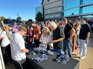 106.7 The Eagle was live at the Alamodome on October 25, 2025 for the Billy Joel and Sting concert! Lots of people came out for the show, even people from all over the country!